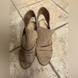 Gianni bini block heel peep toe Tan size 8